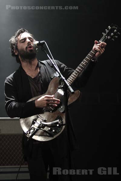 HOWLING BELLS - 2009-08-01 - PAREDES DE COURA (Portugal) - Praia do Tabuao - 